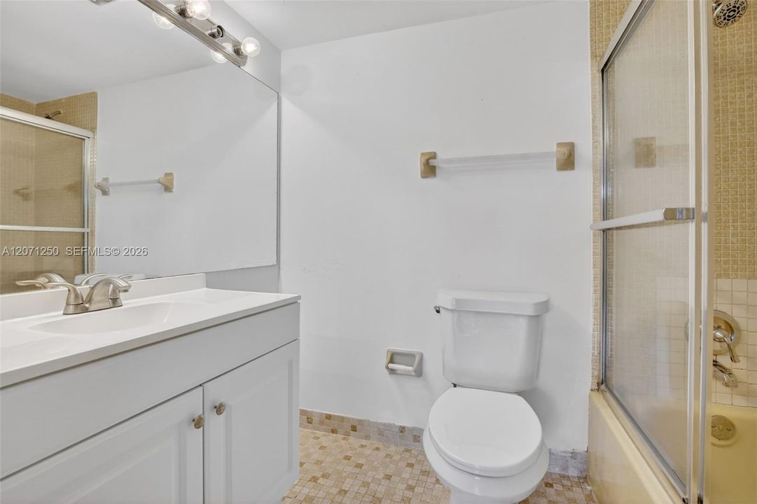 For Rent: $2,500 (2 beds, 2 baths, 1015 Square Feet)