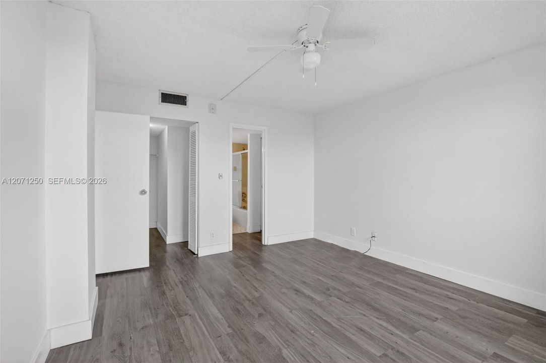 For Rent: $2,500 (2 beds, 2 baths, 1015 Square Feet)