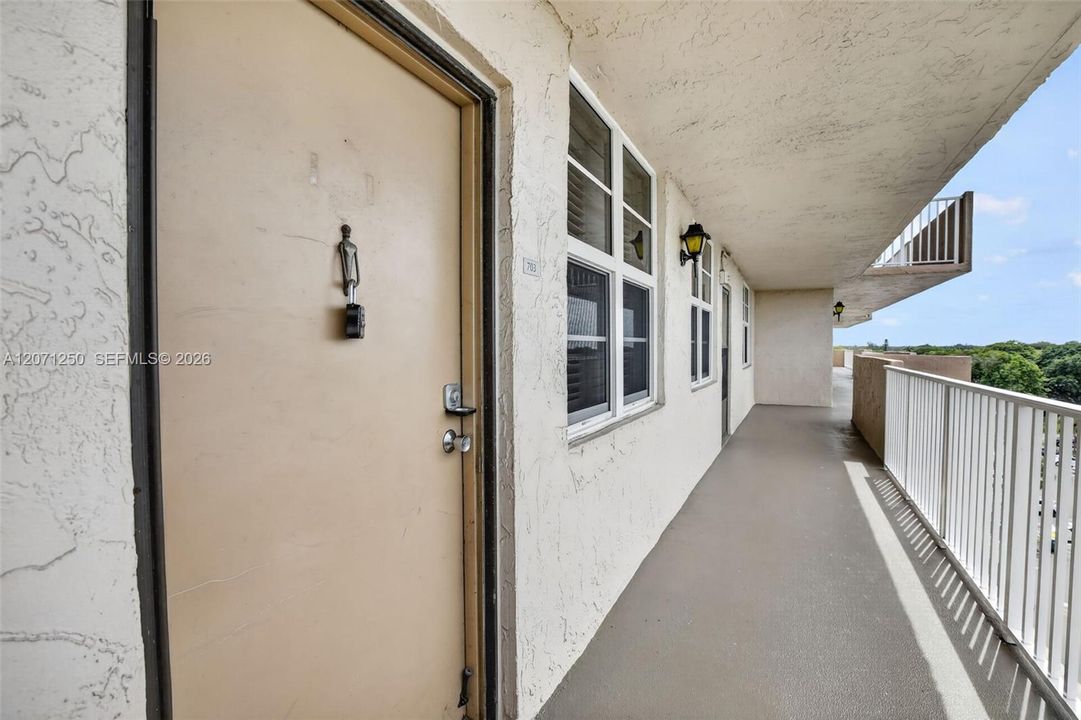 For Rent: $2,500 (2 beds, 2 baths, 1015 Square Feet)