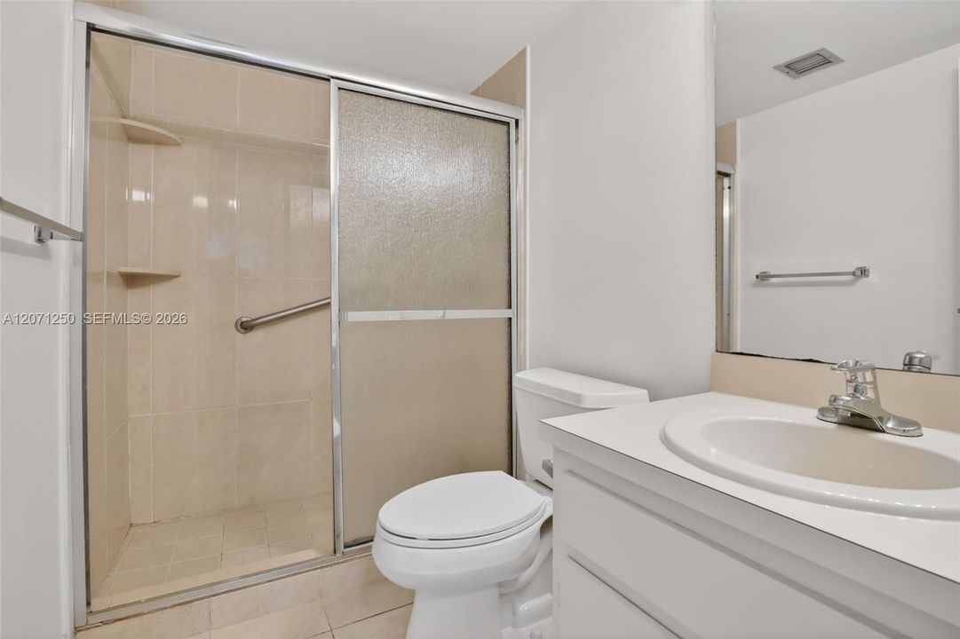 For Rent: $2,500 (2 beds, 2 baths, 1015 Square Feet)
