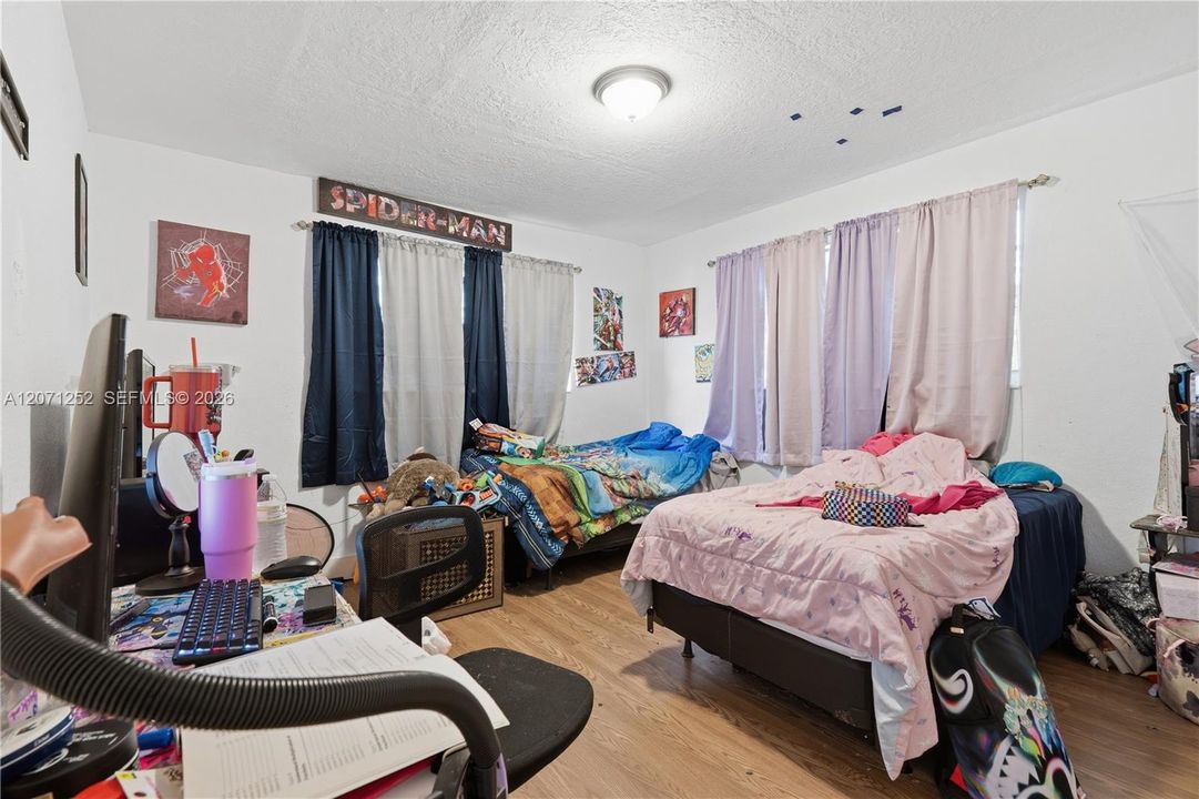 На продажу: $599,000 (4 спален, 3 ванн, 1866 Квадратных фут)