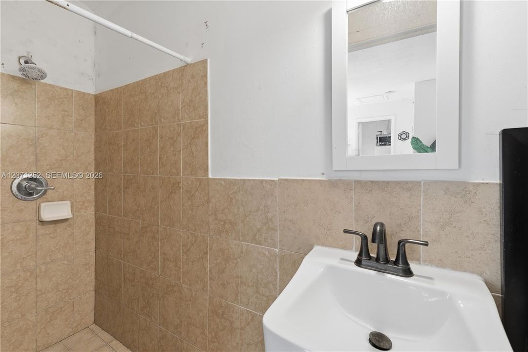 На продажу: $599,000 (4 спален, 3 ванн, 1866 Квадратных фут)