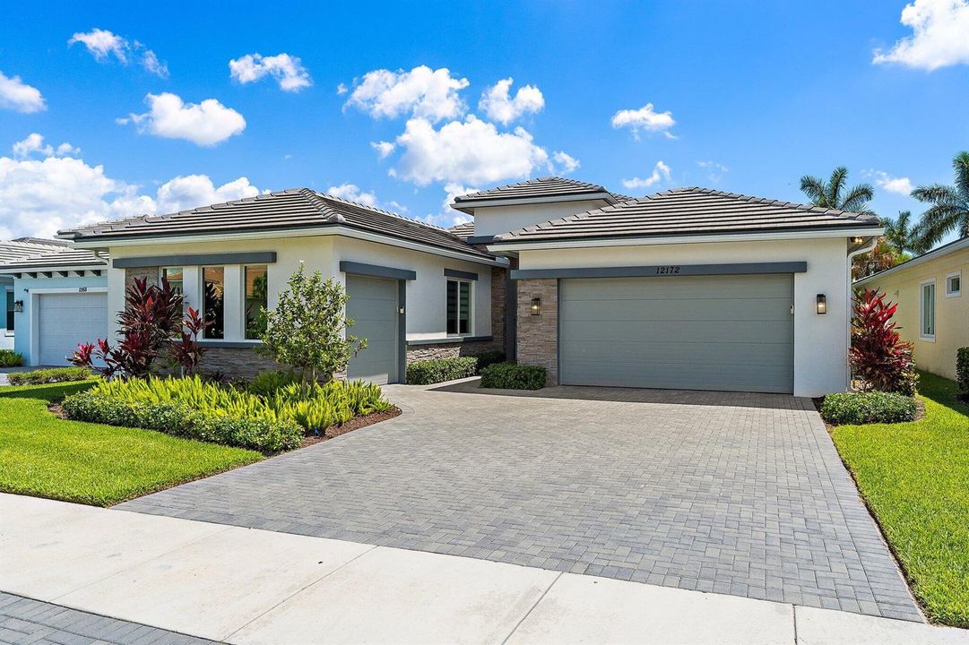 3 Car Garage