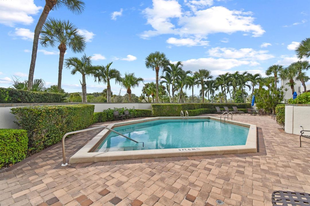3322CasseekeyIslandRd,Apt302(62)