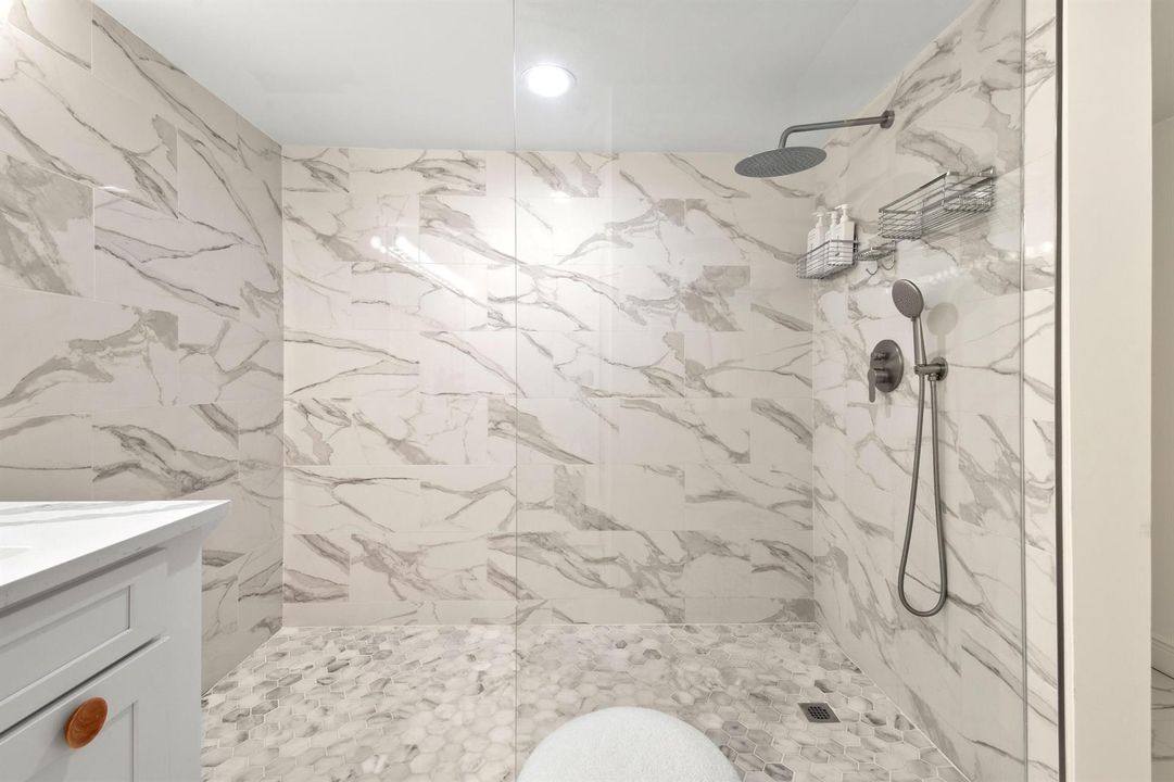 3322CasseekeyIslandRd,Apt302(33)