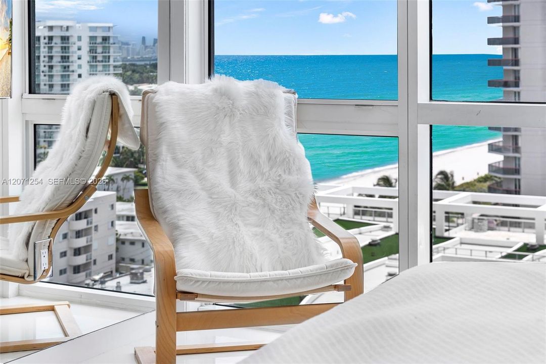 For Sale: $1,575,000 (2 beds, 2 baths, 1103 Square Feet)