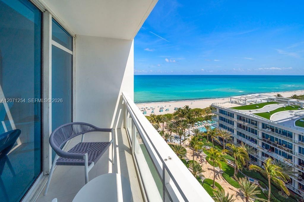 For Sale: $1,575,000 (2 beds, 2 baths, 1103 Square Feet)