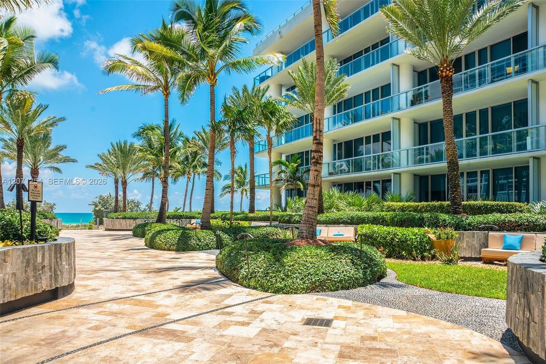 For Sale: $1,575,000 (2 beds, 2 baths, 1103 Square Feet)