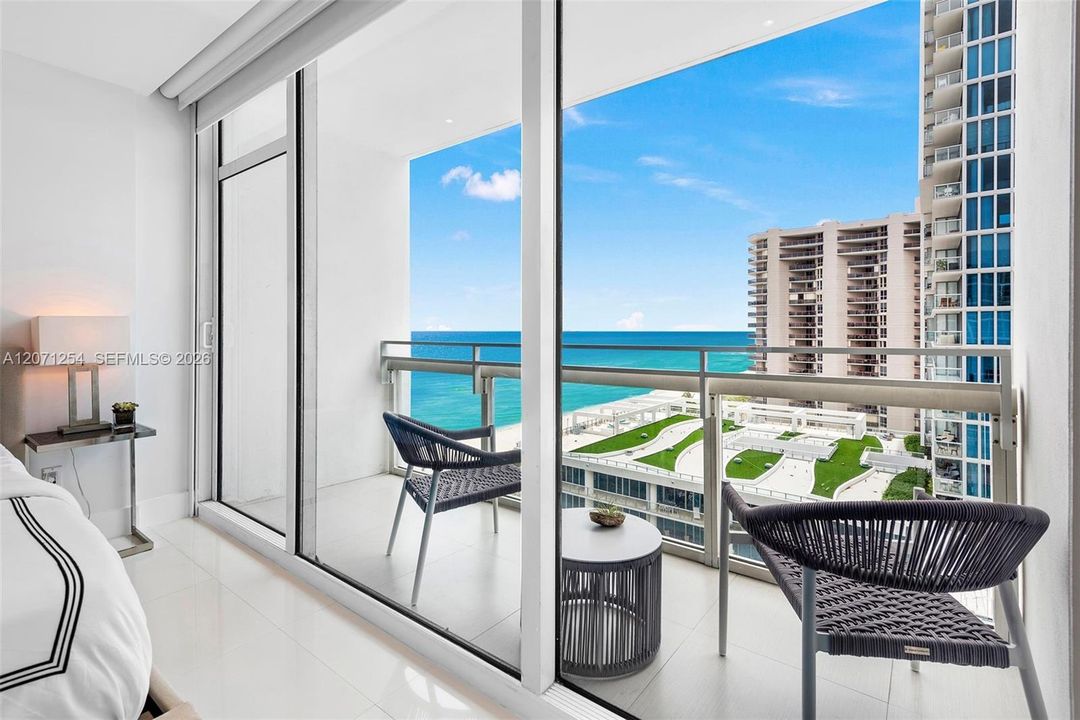 For Sale: $1,575,000 (2 beds, 2 baths, 1103 Square Feet)