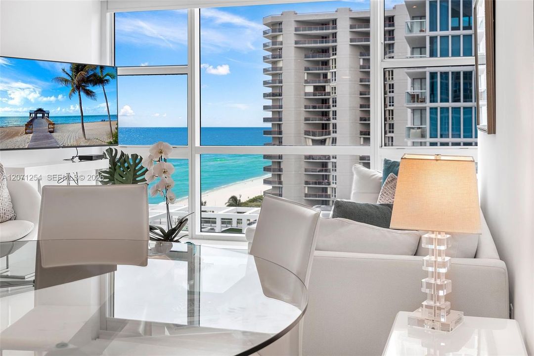 For Sale: $1,575,000 (2 beds, 2 baths, 1103 Square Feet)