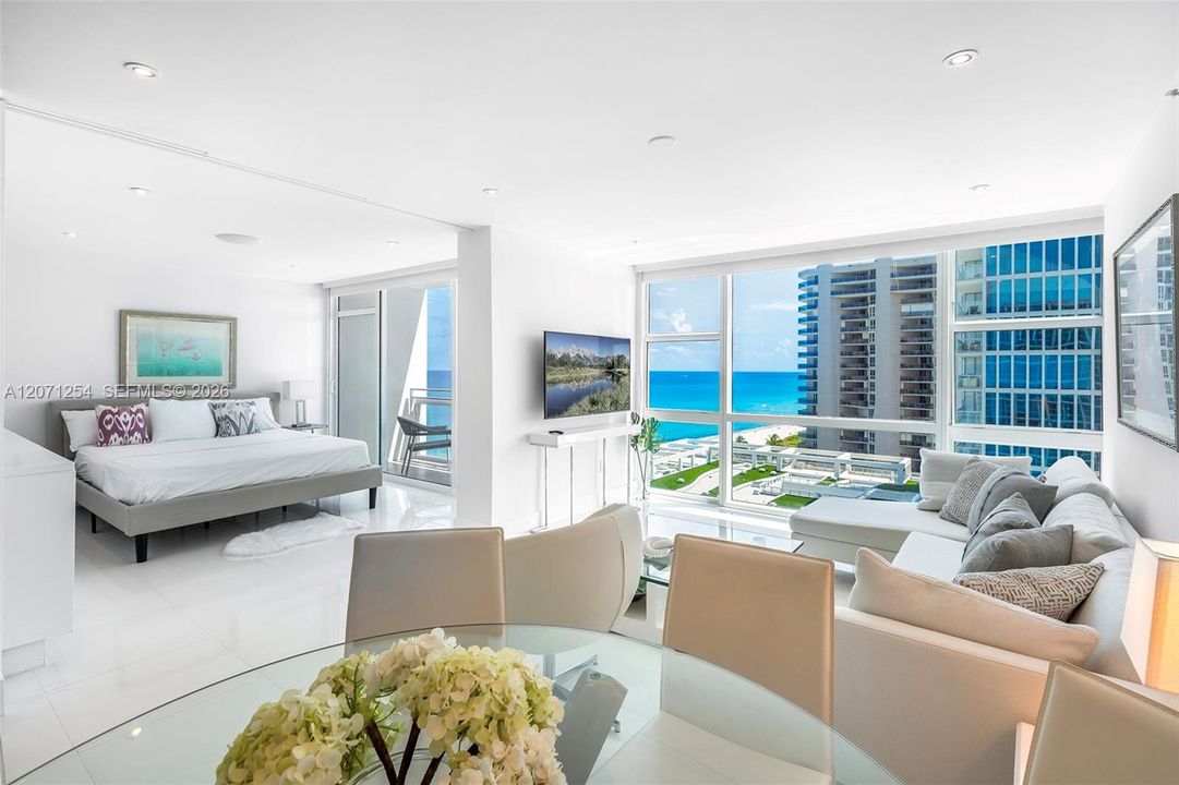 For Sale: $1,575,000 (2 beds, 2 baths, 1103 Square Feet)