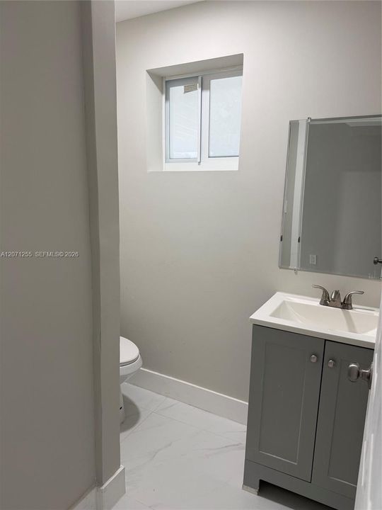 For Rent: $2,800 (2 beds, 1 baths, 1637 Square Feet)
