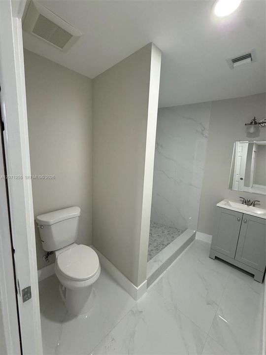For Rent: $2,800 (2 beds, 1 baths, 1637 Square Feet)