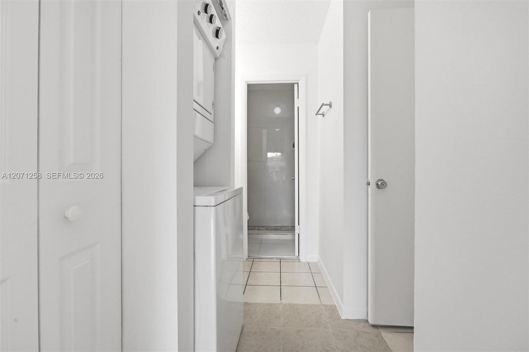 For Rent: $2,200 (2 beds, 1 baths, 639 Square Feet)