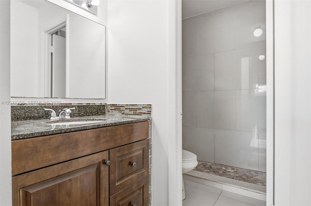 For Rent: $2,200 (2 beds, 1 baths, 639 Square Feet)