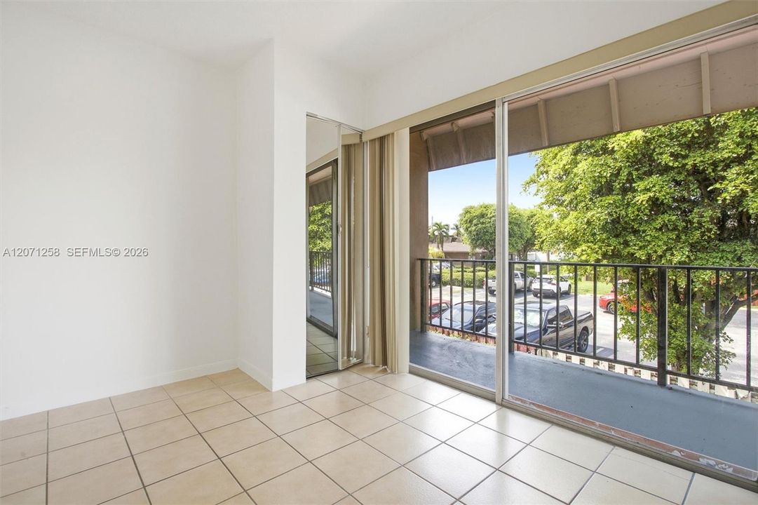 For Rent: $2,200 (2 beds, 1 baths, 639 Square Feet)