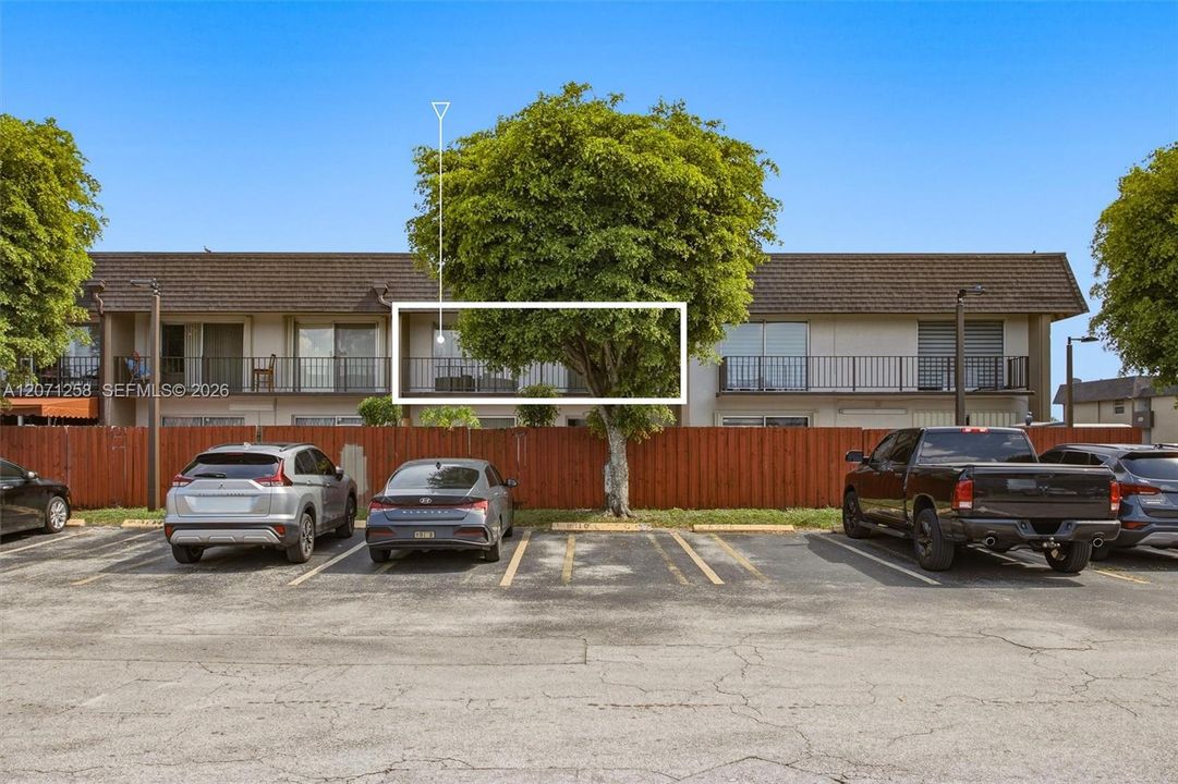 For Rent: $2,200 (2 beds, 1 baths, 639 Square Feet)