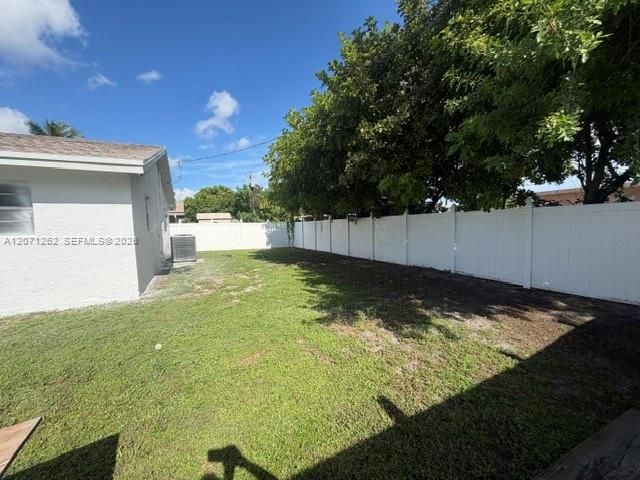 For Rent: $3,500 (3 beds, 2 baths, 1120 Square Feet)