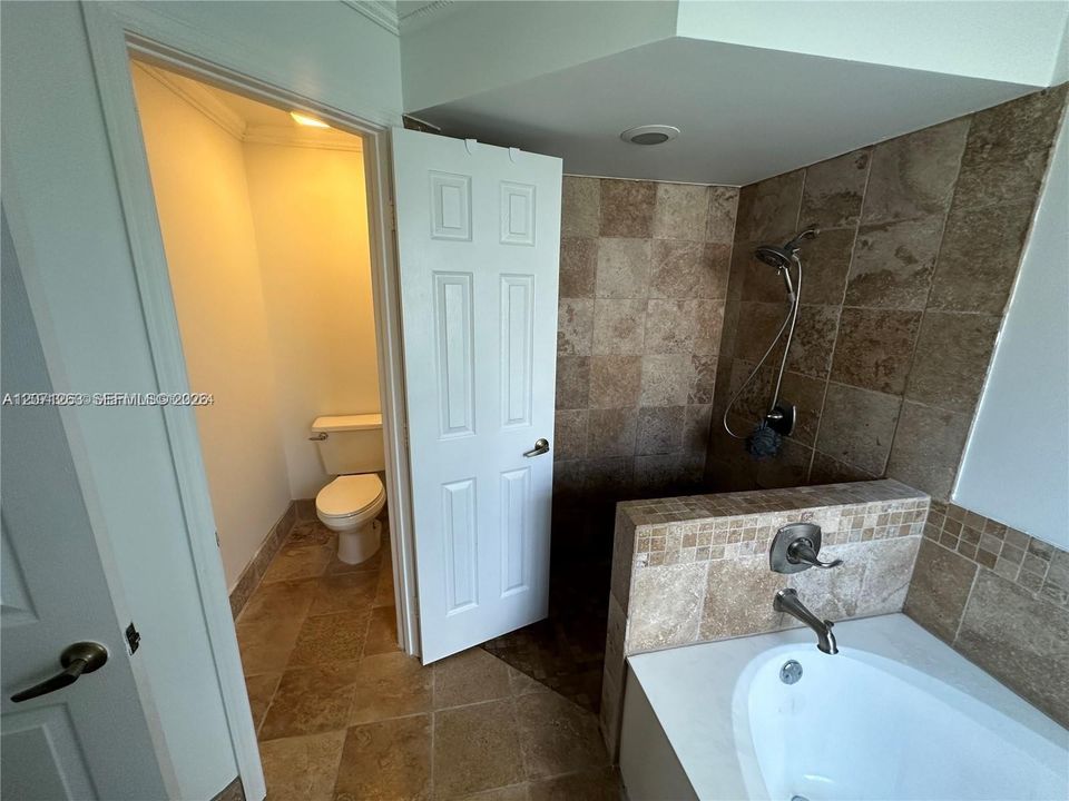 For Rent: $3,880 (3 beds, 2 baths, 1971 Square Feet)