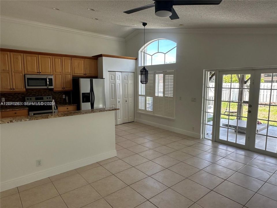 For Rent: $3,880 (3 beds, 2 baths, 1971 Square Feet)