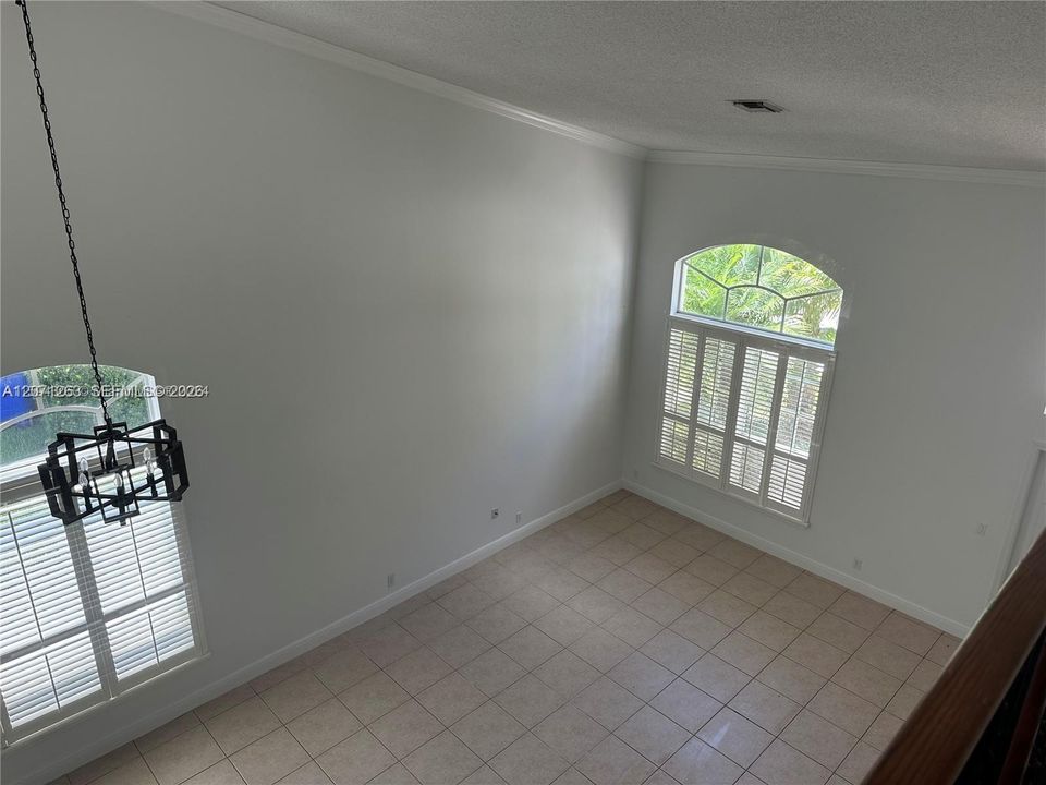 For Rent: $3,880 (3 beds, 2 baths, 1971 Square Feet)
