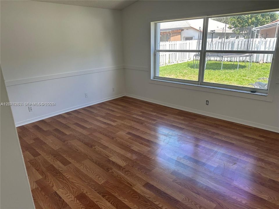 For Rent: $3,880 (3 beds, 2 baths, 1971 Square Feet)
