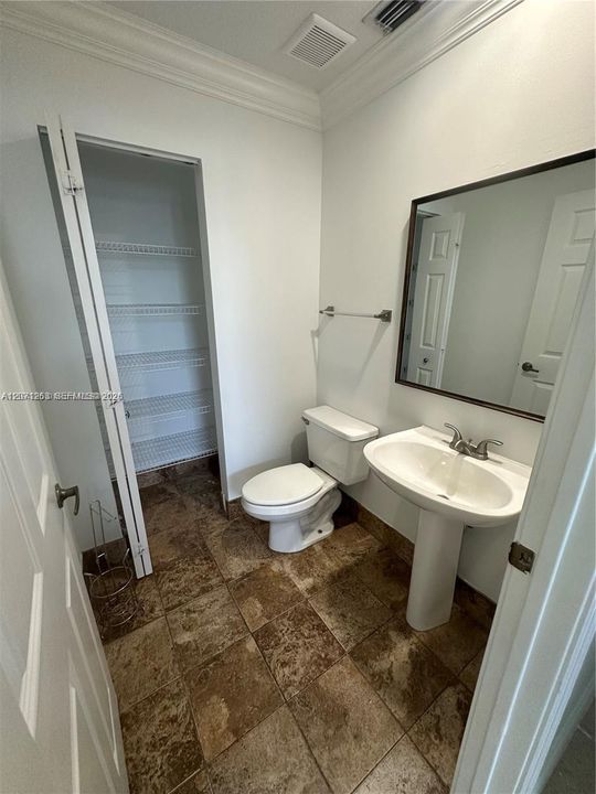For Rent: $3,880 (3 beds, 2 baths, 1971 Square Feet)