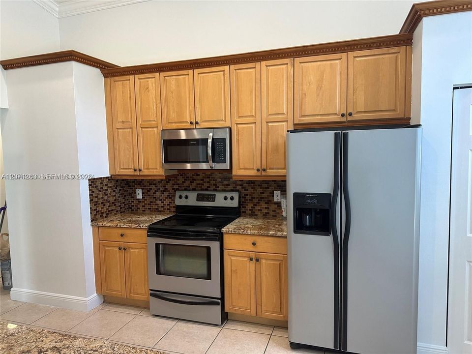 For Rent: $3,880 (3 beds, 2 baths, 1971 Square Feet)