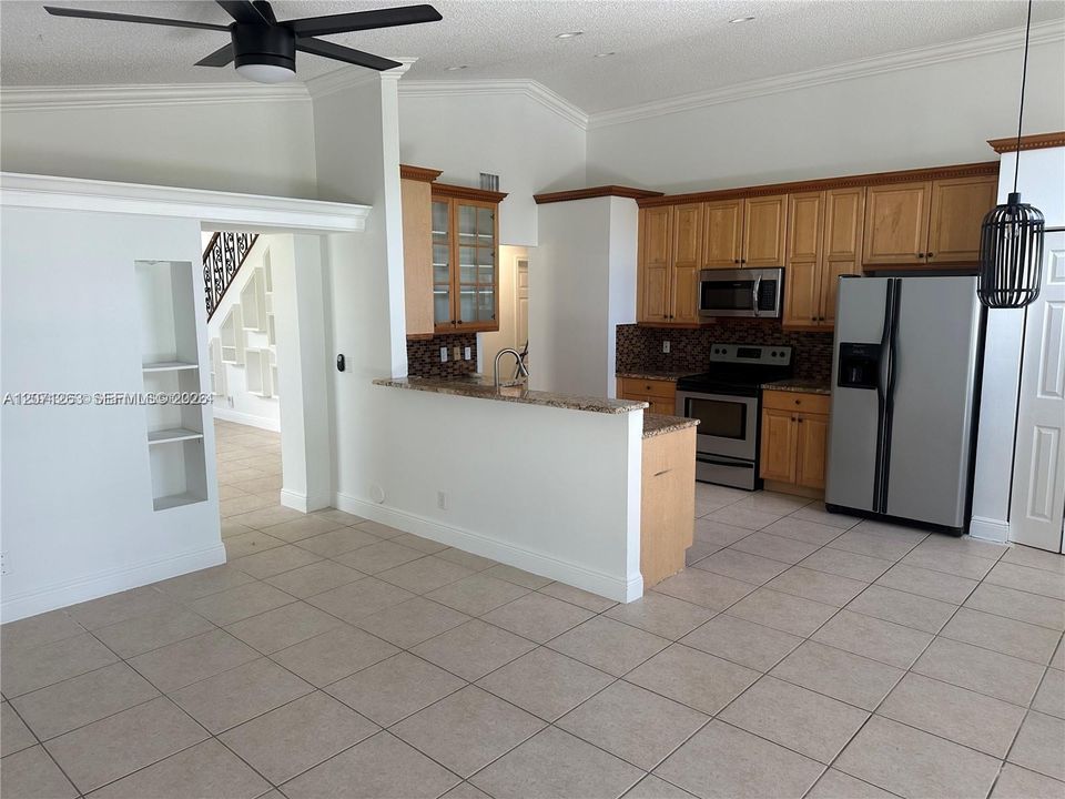 For Rent: $3,880 (3 beds, 2 baths, 1971 Square Feet)