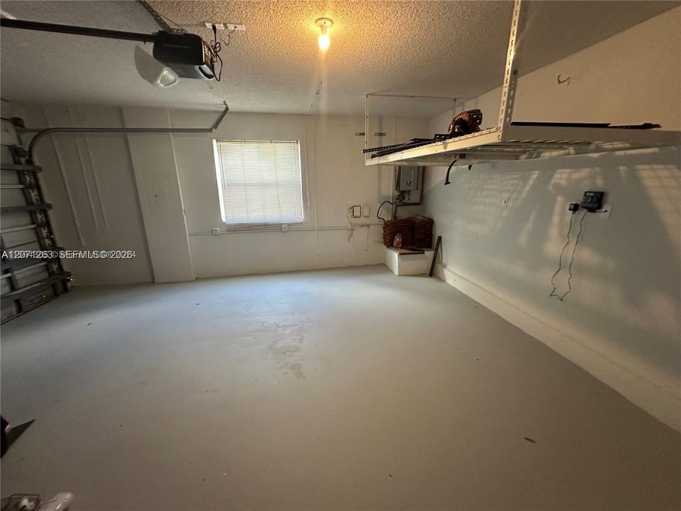 For Rent: $3,880 (3 beds, 2 baths, 1971 Square Feet)