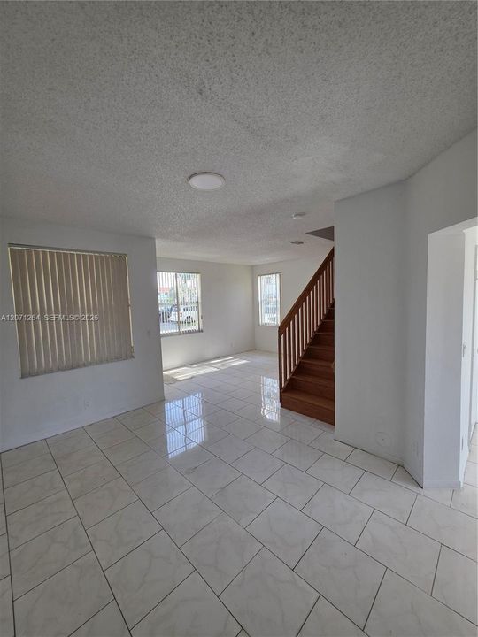 For Rent: $2,500 (3 beds, 2 baths, 1170 Square Feet)