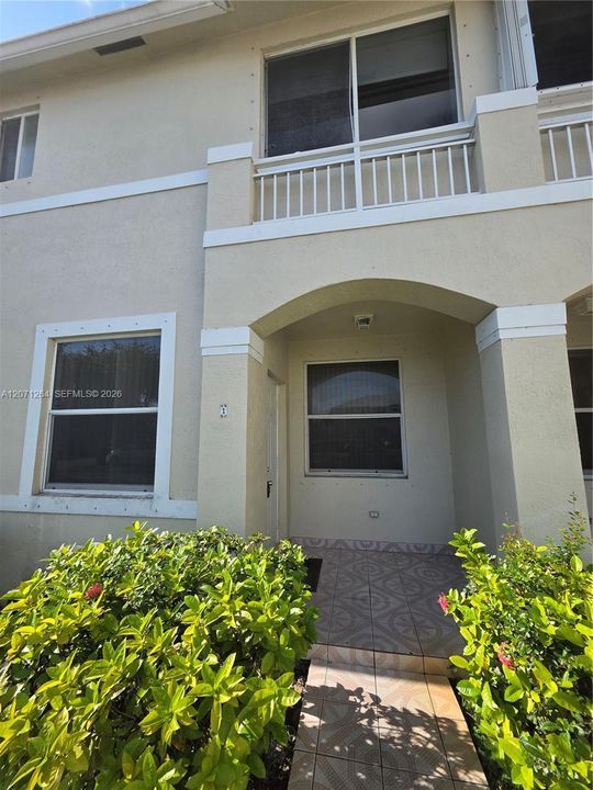 For Rent: $2,500 (3 beds, 2 baths, 1170 Square Feet)