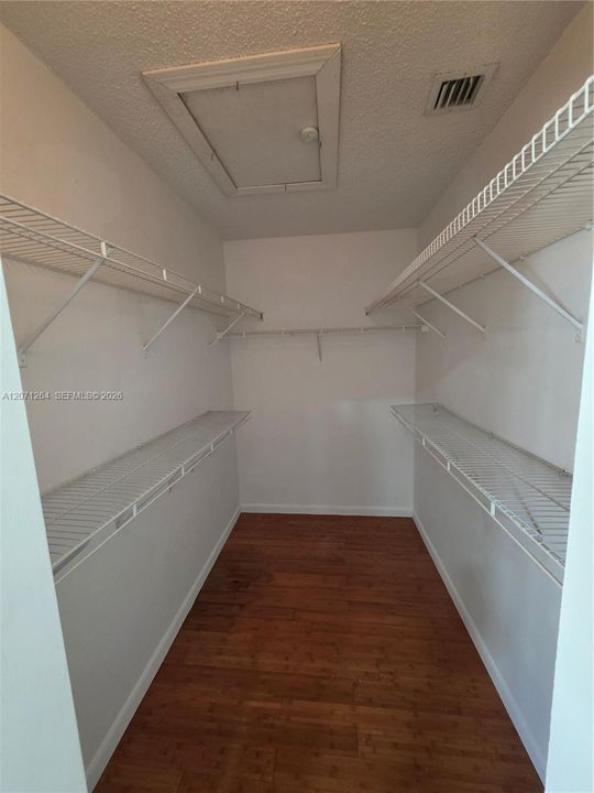 For Rent: $2,500 (3 beds, 2 baths, 1170 Square Feet)