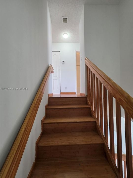 For Rent: $2,500 (3 beds, 2 baths, 1170 Square Feet)
