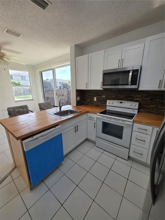 For Rent: $2,500 (3 beds, 2 baths, 1170 Square Feet)