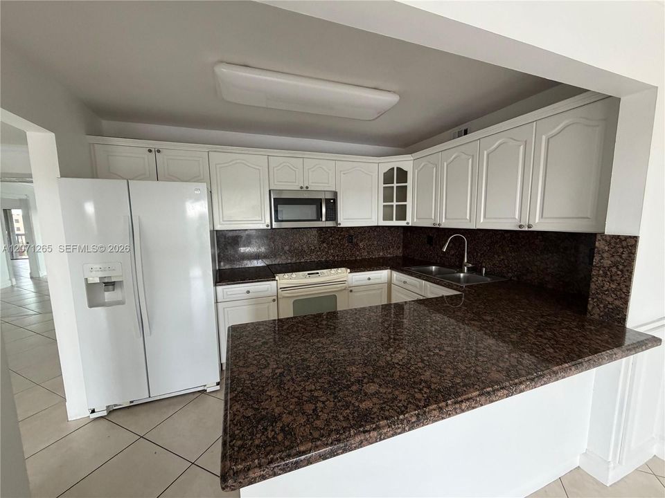 For Rent: $3,400 (3 beds, 3 baths, 1580 Square Feet)