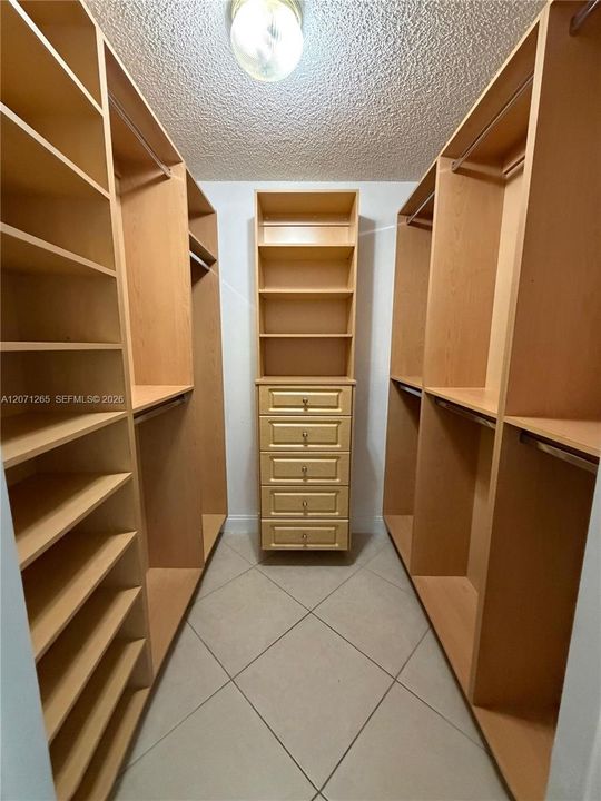 For Rent: $3,400 (3 beds, 3 baths, 1580 Square Feet)