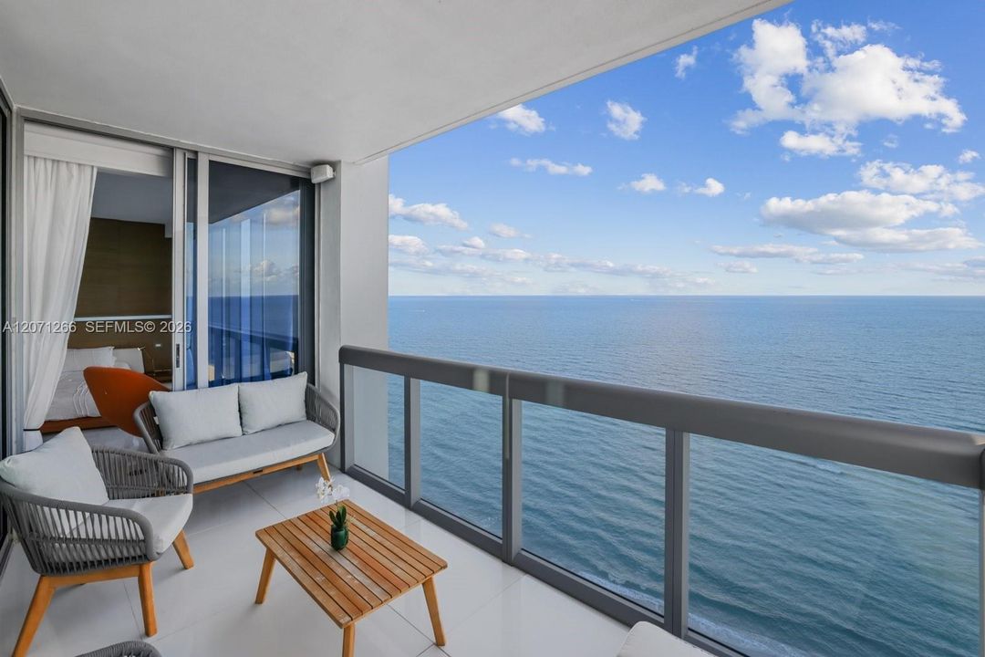 For Rent: $19,000 (2 beds, 2 baths, 1290 Square Feet)