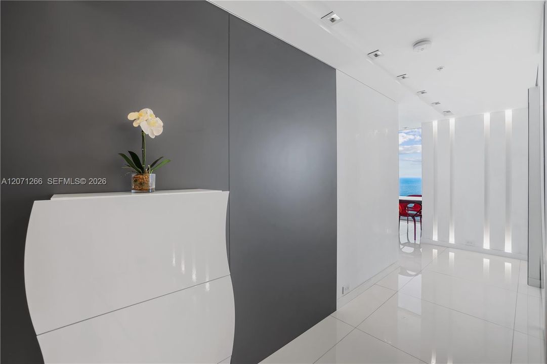 For Rent: $19,000 (2 beds, 2 baths, 1290 Square Feet)