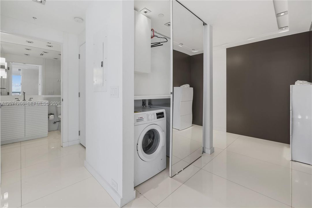 For Rent: $19,000 (2 beds, 2 baths, 1290 Square Feet)