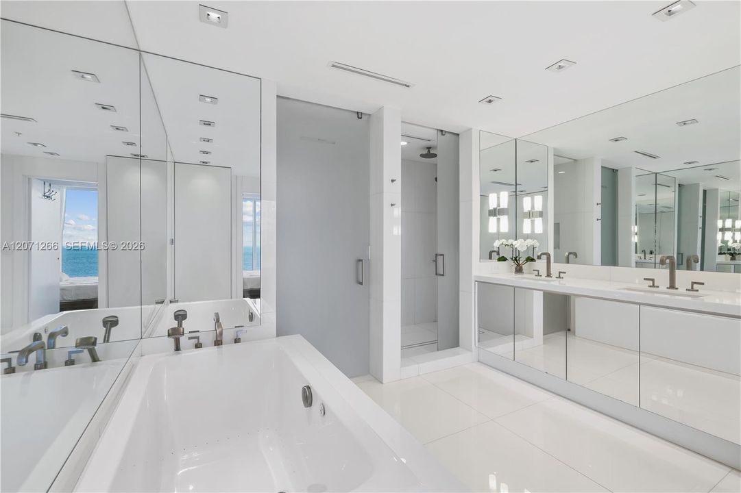 For Rent: $19,000 (2 beds, 2 baths, 1290 Square Feet)