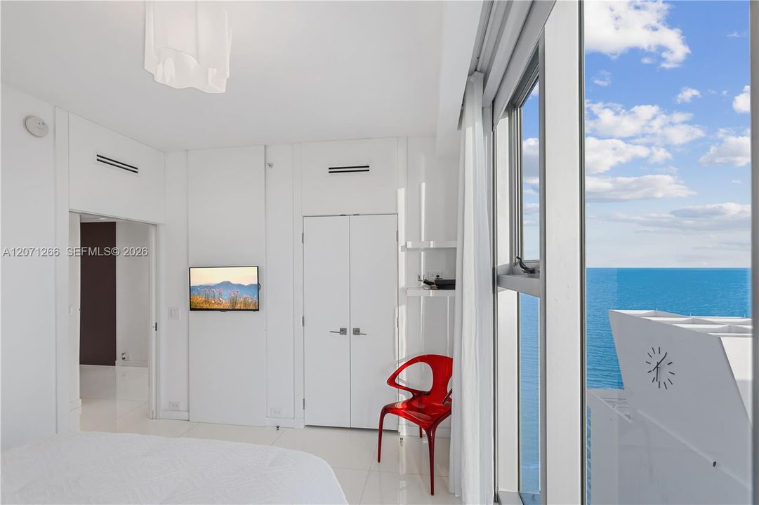 For Rent: $19,000 (2 beds, 2 baths, 1290 Square Feet)