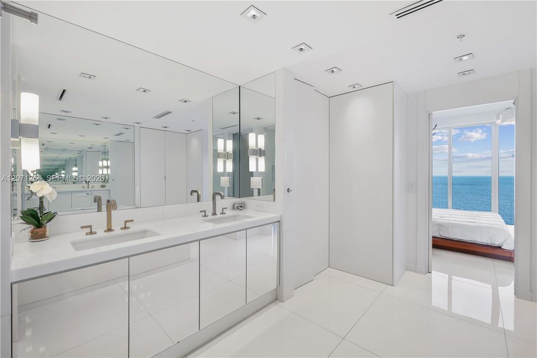 For Rent: $19,000 (2 beds, 2 baths, 1290 Square Feet)