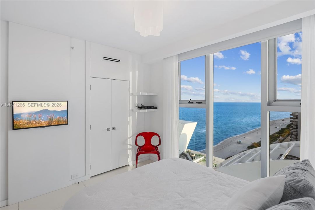 For Rent: $19,000 (2 beds, 2 baths, 1290 Square Feet)