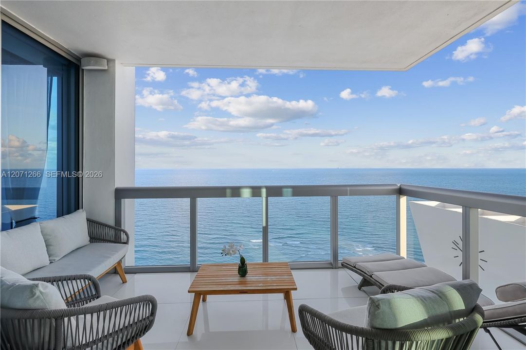 For Rent: $19,000 (2 beds, 2 baths, 1290 Square Feet)
