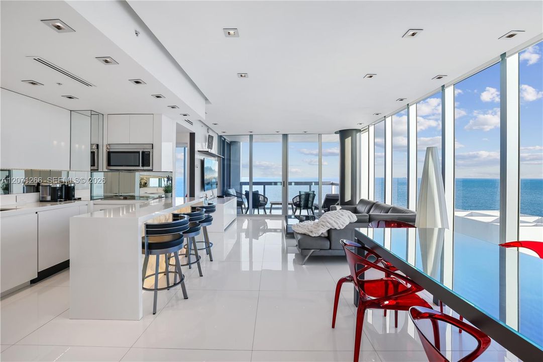 For Rent: $19,000 (2 beds, 2 baths, 1290 Square Feet)
