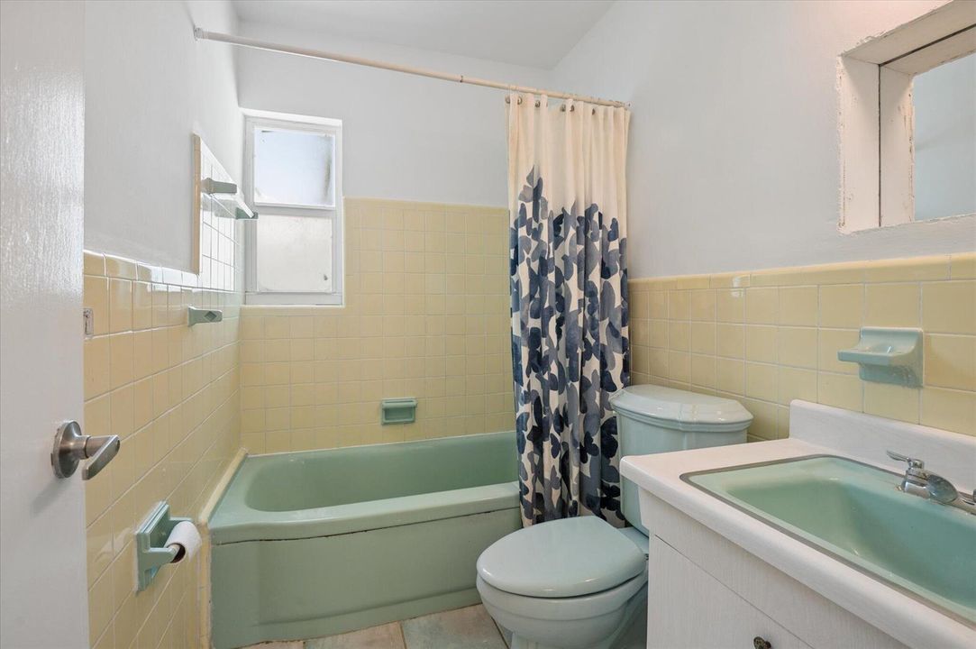 Full Bathroom