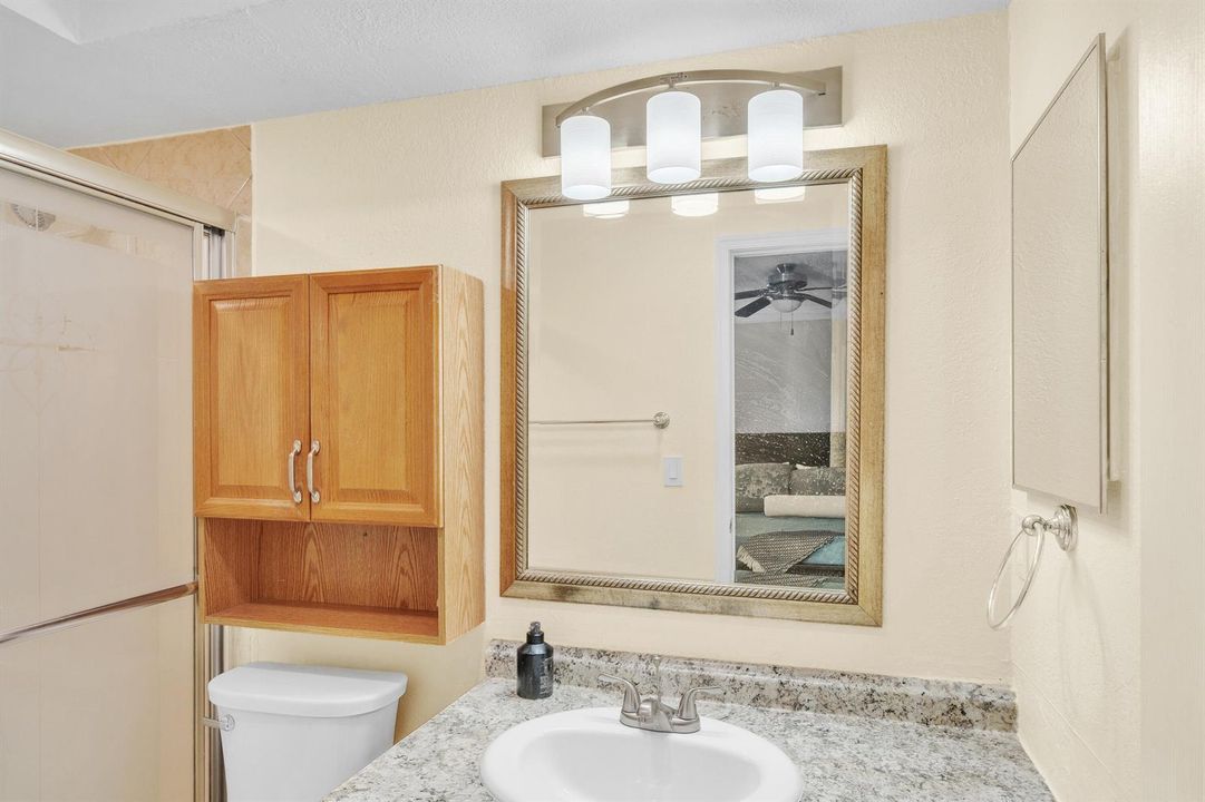 13 Primary Bathroom (1)