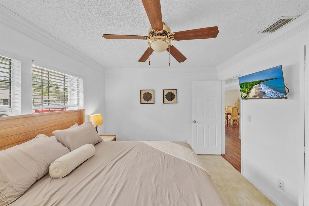17 Guest Bedroom (3)