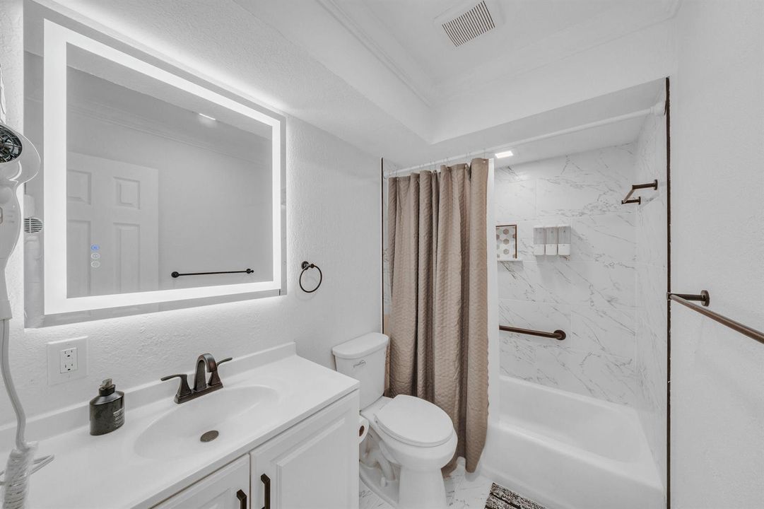 16 Guest Bathroom (1)
